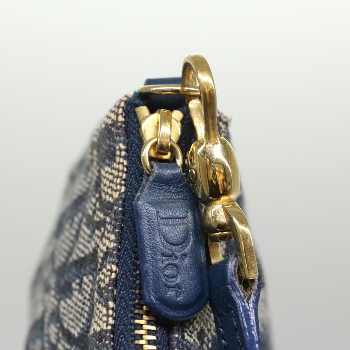 Saddle