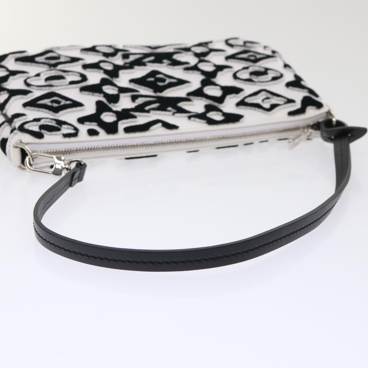 Pochette Accessoires