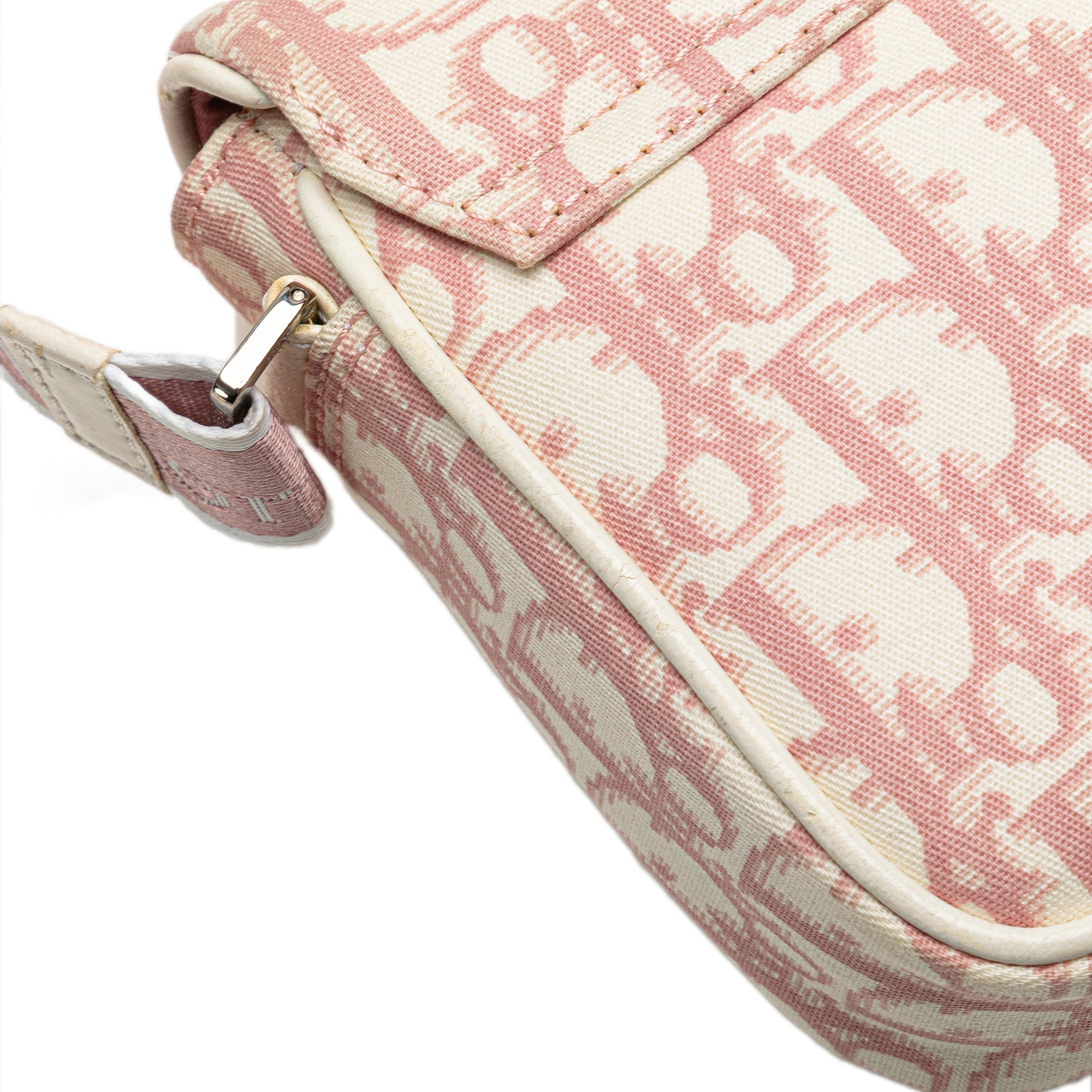 Oblique Girly Trotter Crossbody