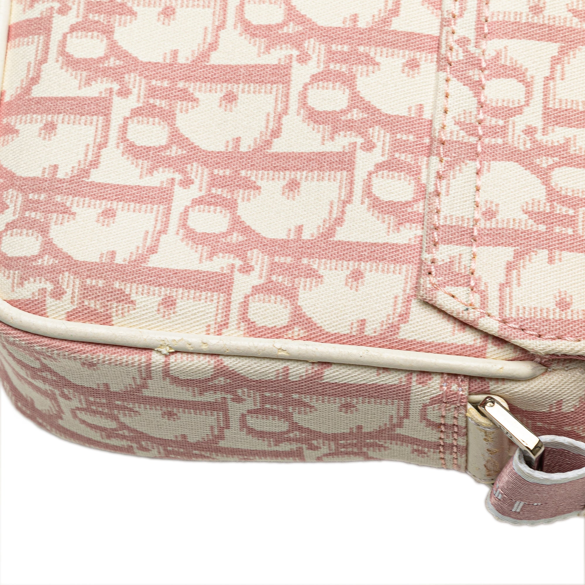 Oblique Girly Trotter Crossbody